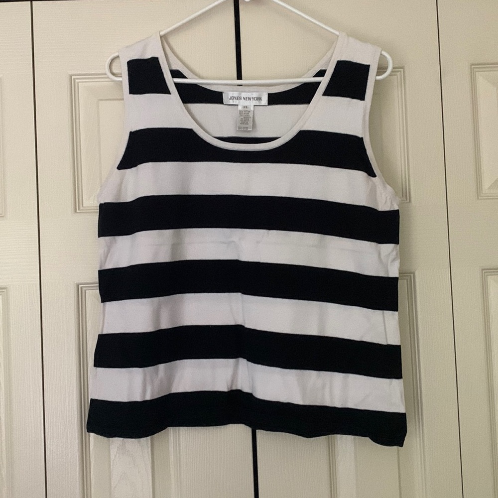 Classic Jones New York Tank Top